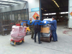 福瑞得機械座駕壓路機，手扶壓路機包裝發(fā)貨
