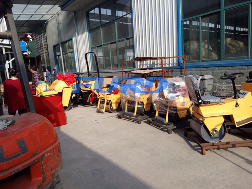 福瑞得機械座駕壓路機，手扶壓路機，小型灌縫機，井蓋切割機及時發(fā)貨